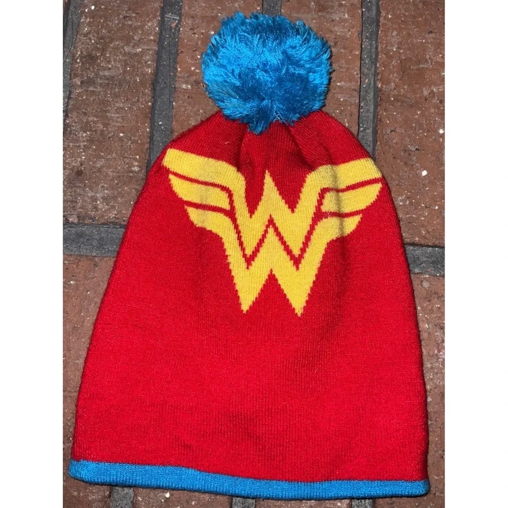 DC Comics Wonder Kids Beanie Red Blue Star Knit Pom Hat One Size Justice‎ League